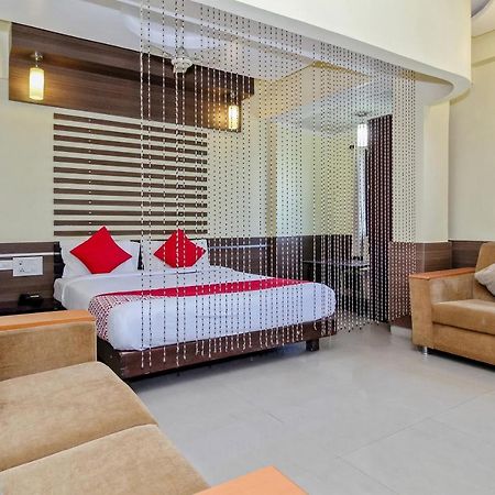 Oyo 30537 Hotel Megharaj Bijāpur Zewnętrze zdjęcie