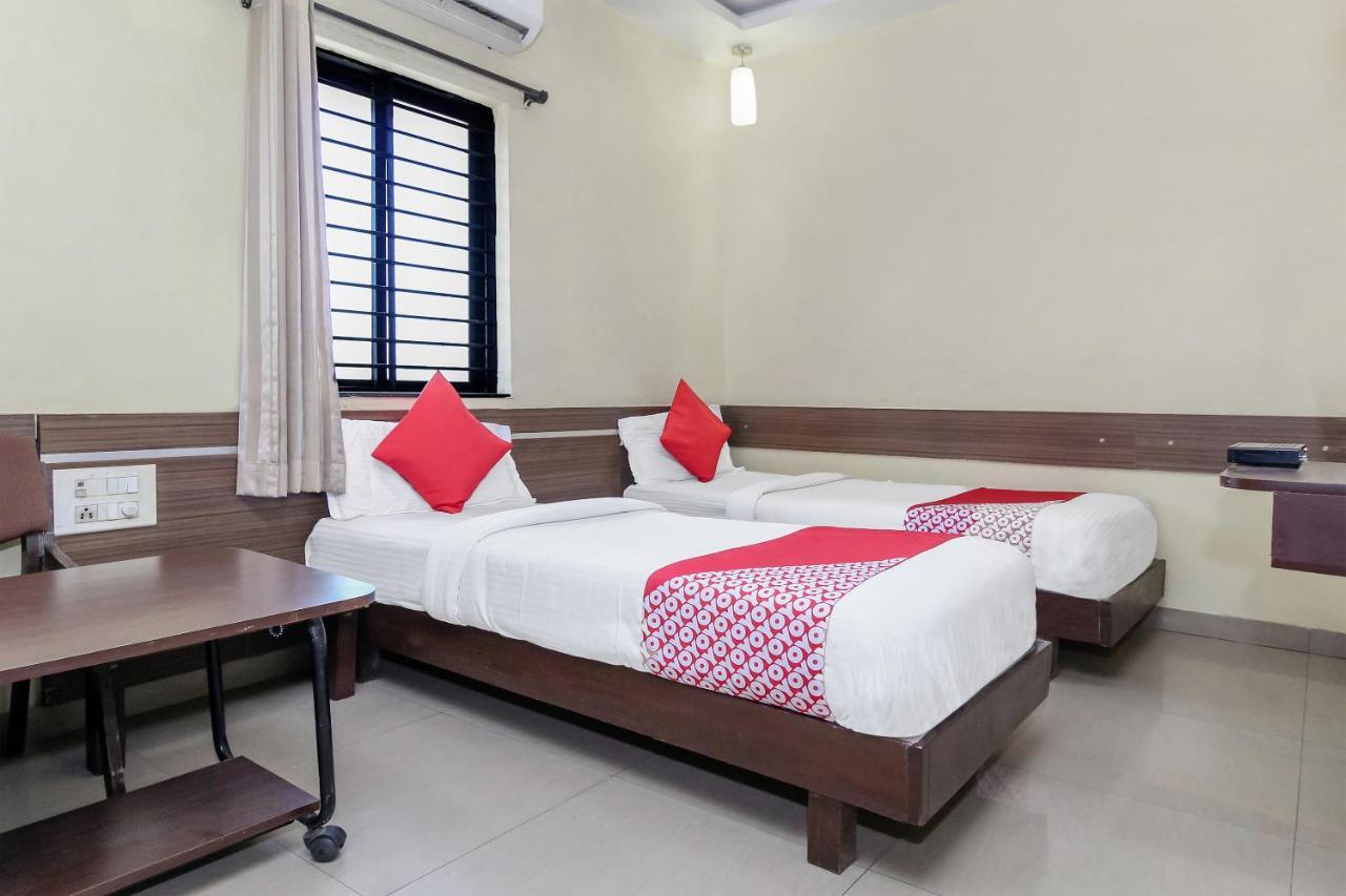 Oyo 30537 Hotel Megharaj Bijāpur Zewnętrze zdjęcie