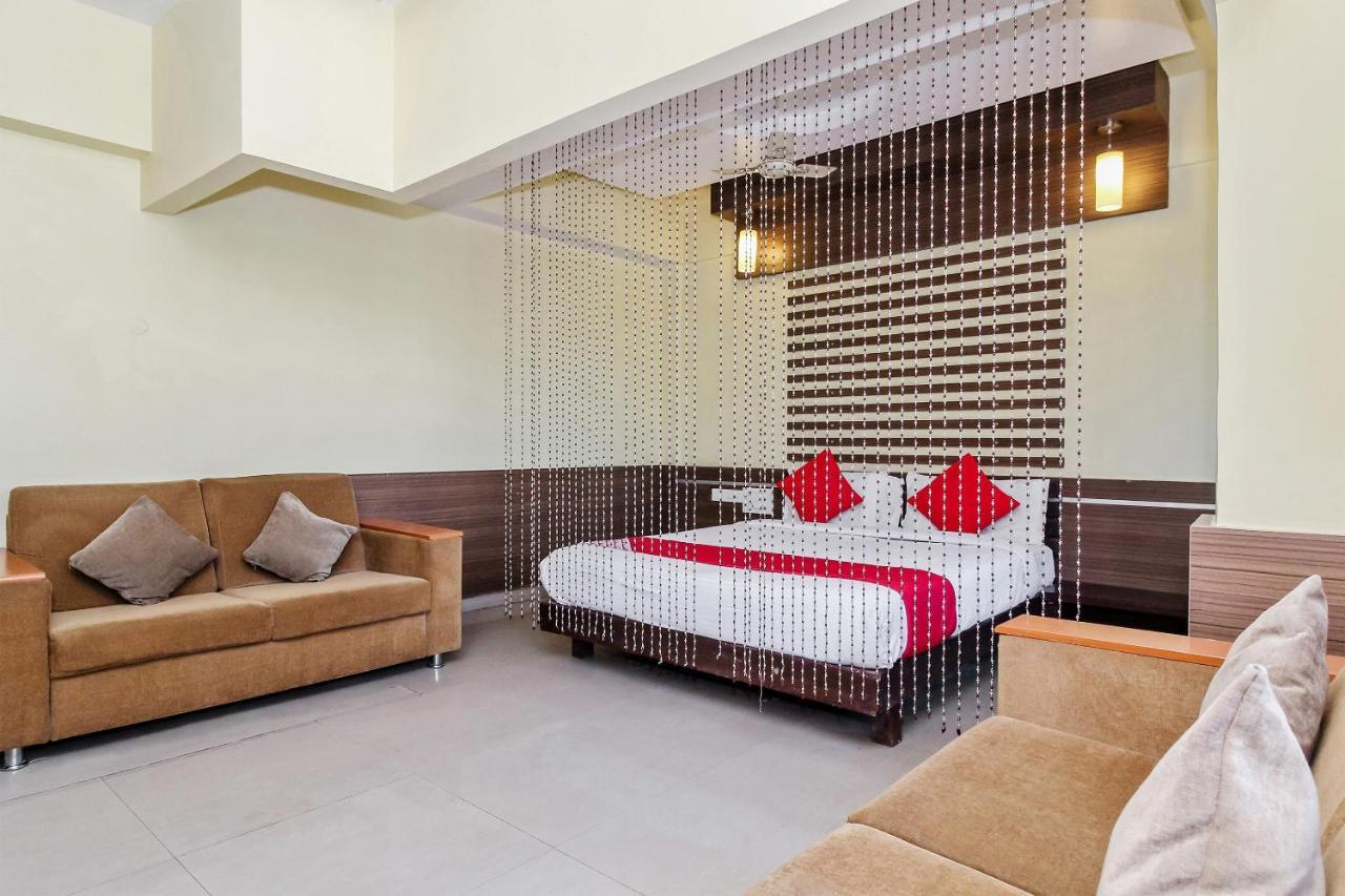 Oyo 30537 Hotel Megharaj Bijāpur Zewnętrze zdjęcie