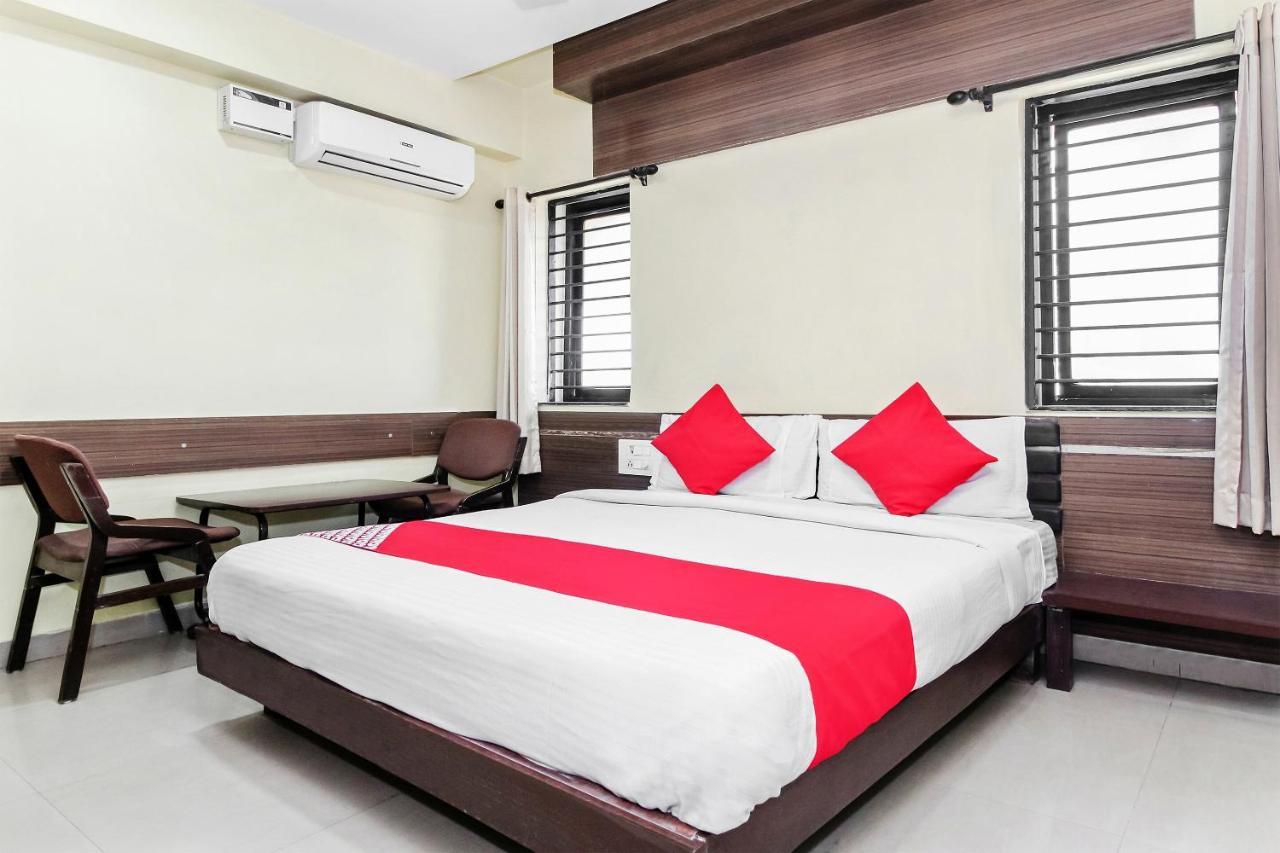 Oyo 30537 Hotel Megharaj Bijāpur Zewnętrze zdjęcie