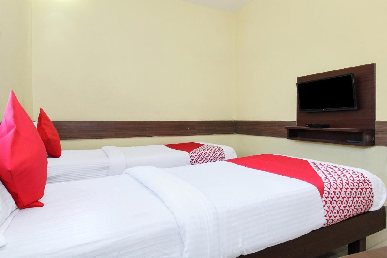 Oyo 30537 Hotel Megharaj Bijāpur Zewnętrze zdjęcie