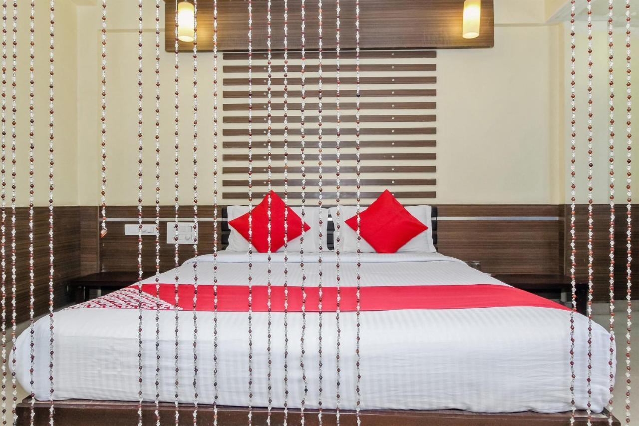 Oyo 30537 Hotel Megharaj Bijāpur Zewnętrze zdjęcie