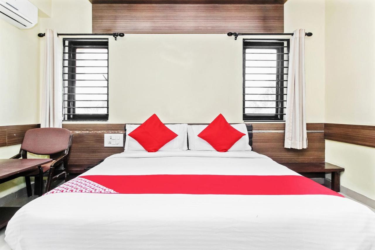 Oyo 30537 Hotel Megharaj Bijāpur Zewnętrze zdjęcie