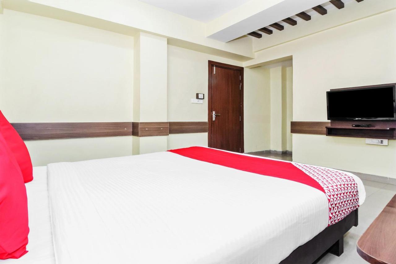 Oyo 30537 Hotel Megharaj Bijāpur Zewnętrze zdjęcie